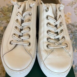 Women's new White Leather Sneakers Paul Green size 8.5 (6)